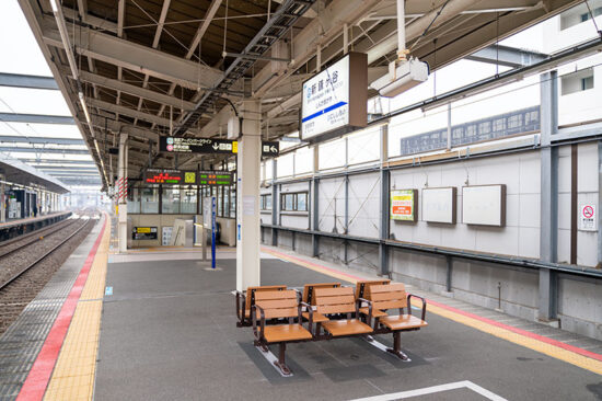 ベンチが増設された新鎌ヶ谷駅下りホーム終点方