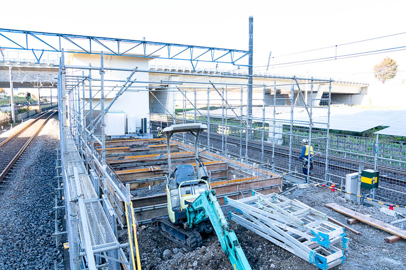 新設される機器室の土木基礎工事は2022年10月から始まった(2022.11.24)