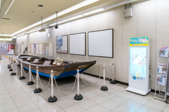 矢切駅に設置されたレンタル充電サービス（2023.05.02）