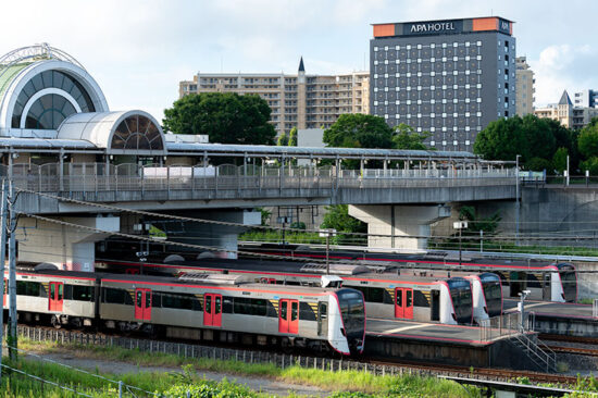 条件次第ではホームを埋めてしまうほどよく走っている東京都所属車両