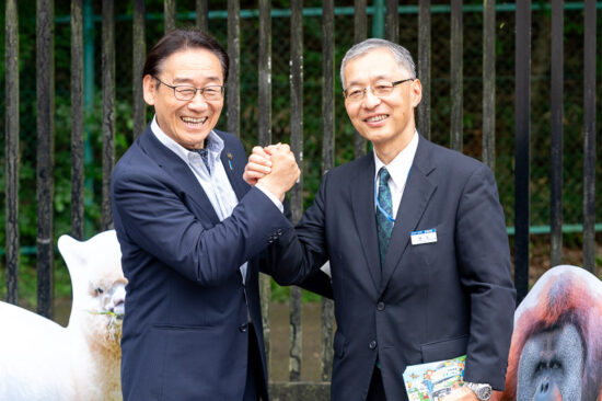 コラボまつり会場での田中市川市長と持永北総鉄道社長（2025.05.18）
