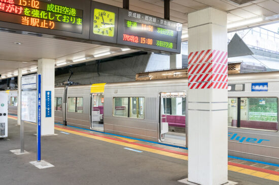 最近の北総線列車は始発駅の印旛日本医大発車場面からすでに遅延が生じる