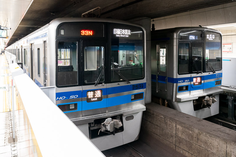 珍しかった西馬込での北総車同士の並びも日常の光景に（2025.12.13：西馬込）