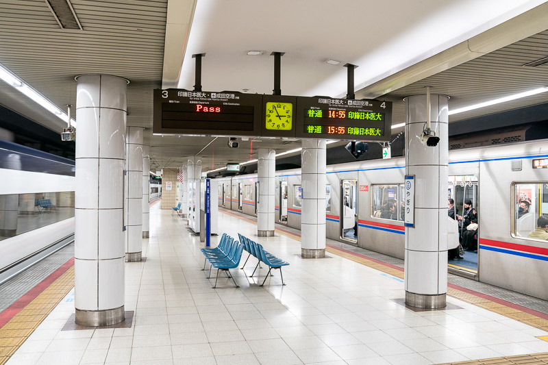 日中時間帯における矢切4番線での待避は約13年ぶりの復活（2025.12.13：矢切）