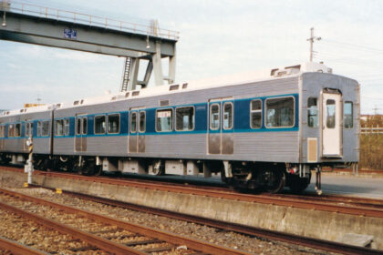 北柏駅に到着した7000形車両（1978年）